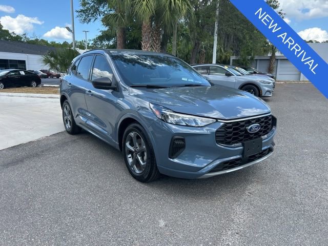 Certified 2023 Ford Escape ST-Line w/ Tech Pack #1 FWD image 1