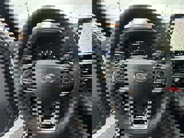 Certified 2025 Ford Explorer Platinum image 15