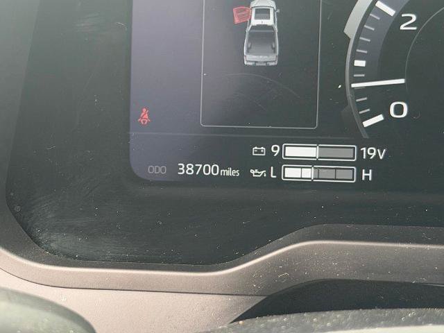 Used 2024 Toyota Tundra Limited AWD/4WD image 32
