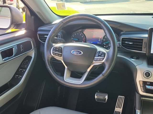 Certified 2021 Ford Explorer XLT w/ Equipment Group 202A RWD image 19