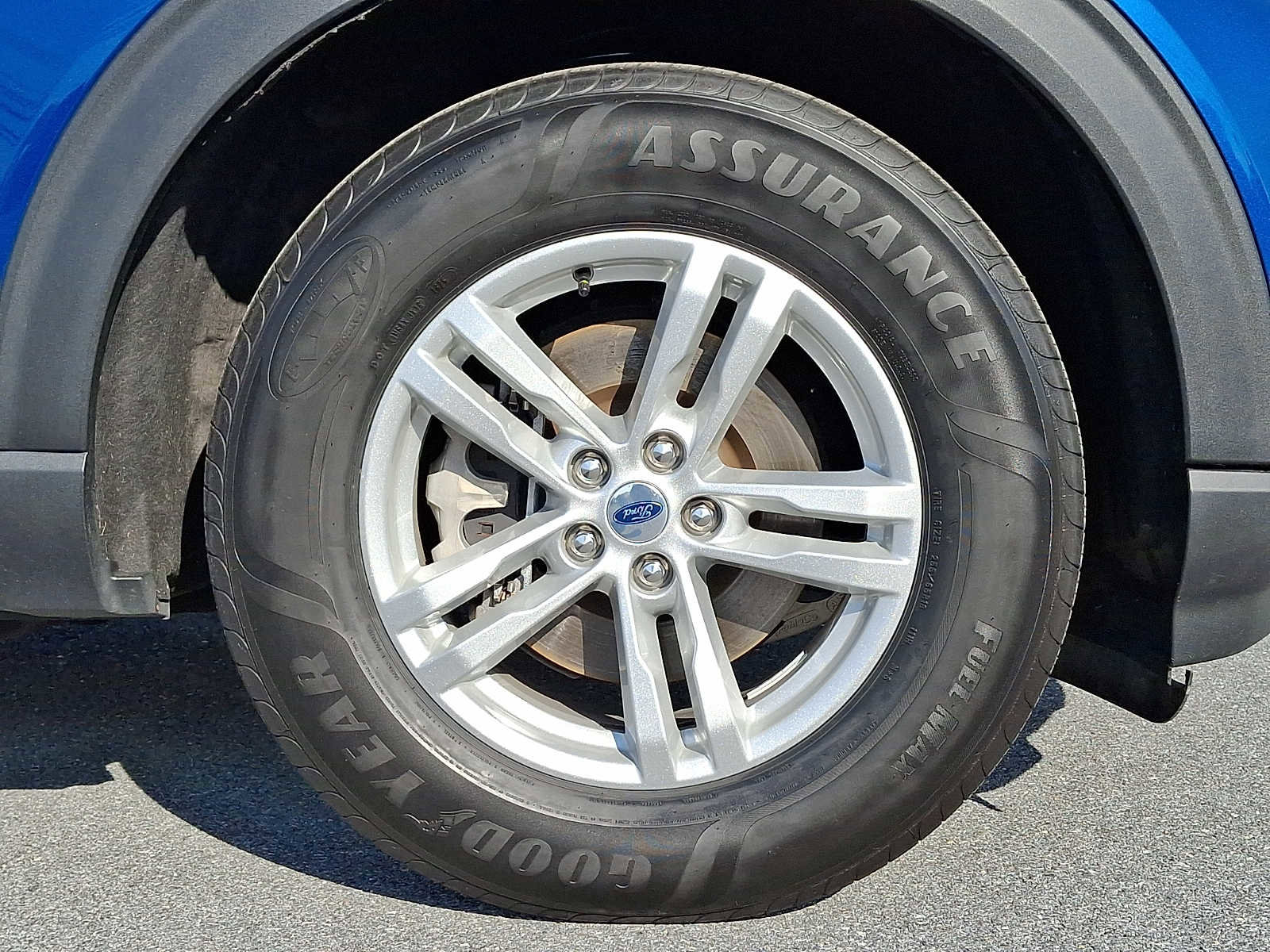 Certified 2022 Ford Explorer XLT w/ Equipment Group 202A AWD/4WD image 8