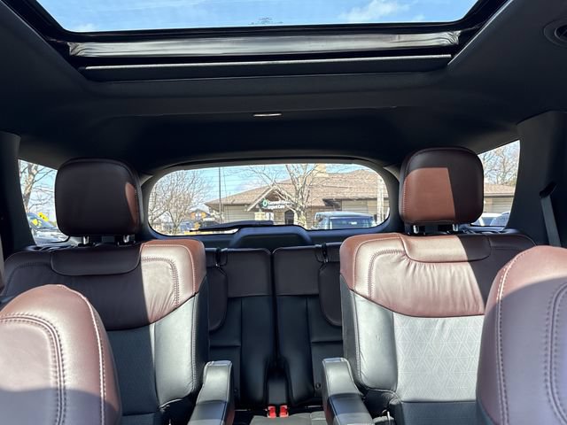 Certified 2022 Ford Explorer Platinum w/ Equipment Group 601A AWD/4WD image 40