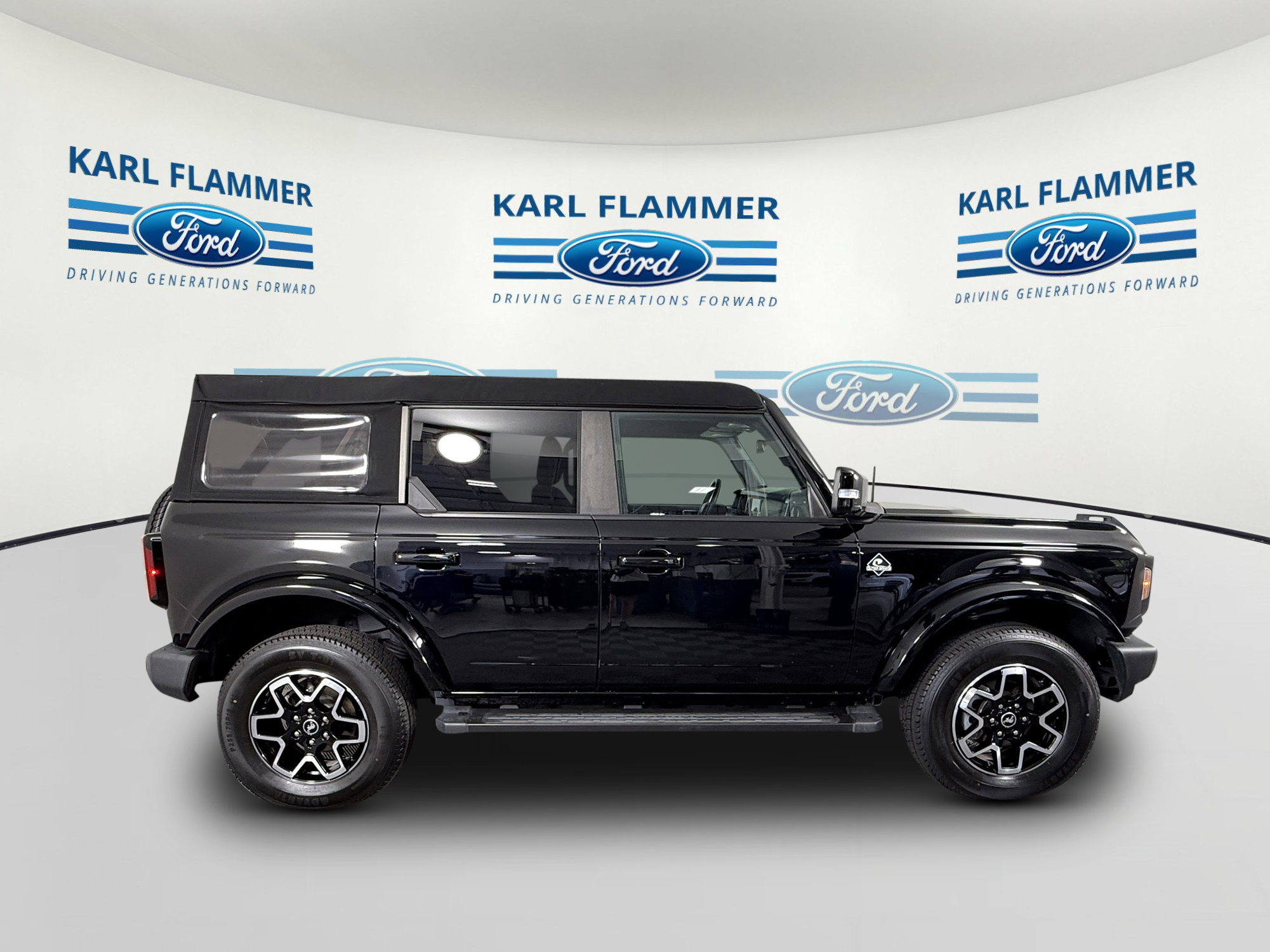 Certified 2023 Ford Bronco Outer Banks AWD/4WD image 2