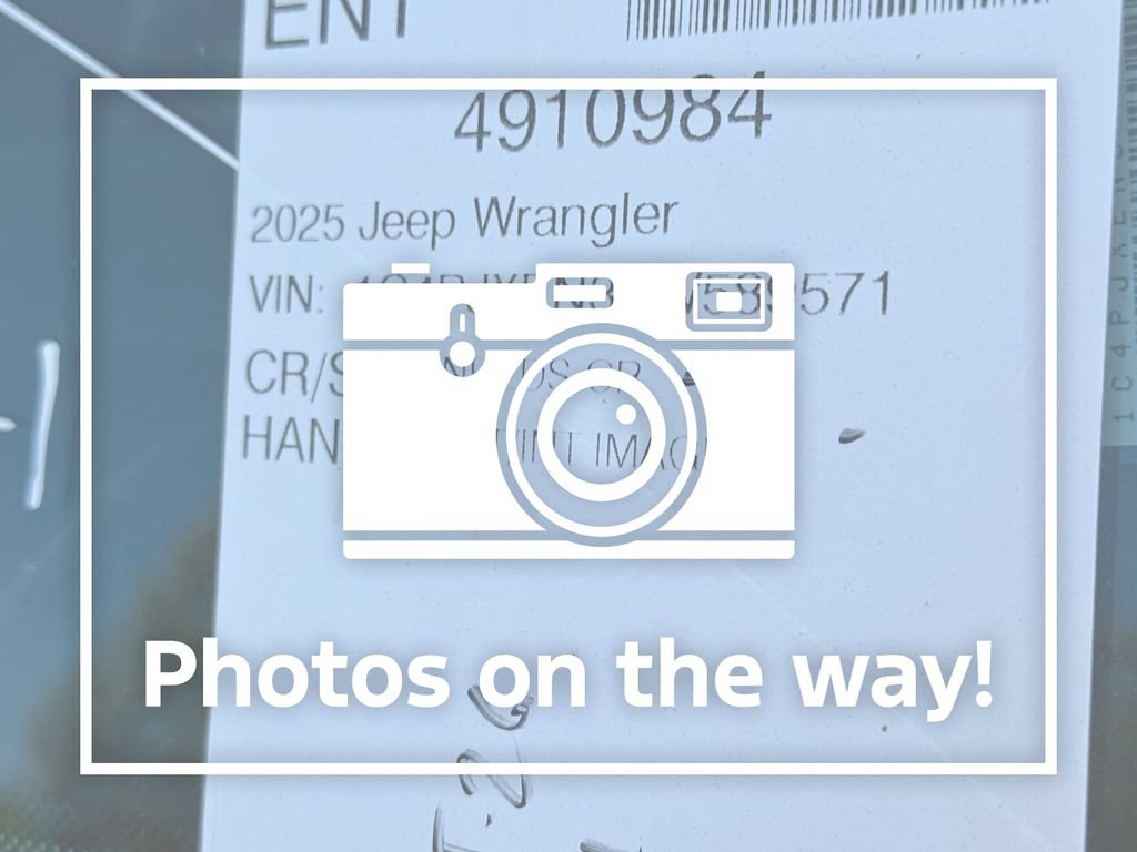 Used 2025 Jeep Wrangler Unlimited Sahara AWD/4WD image 2