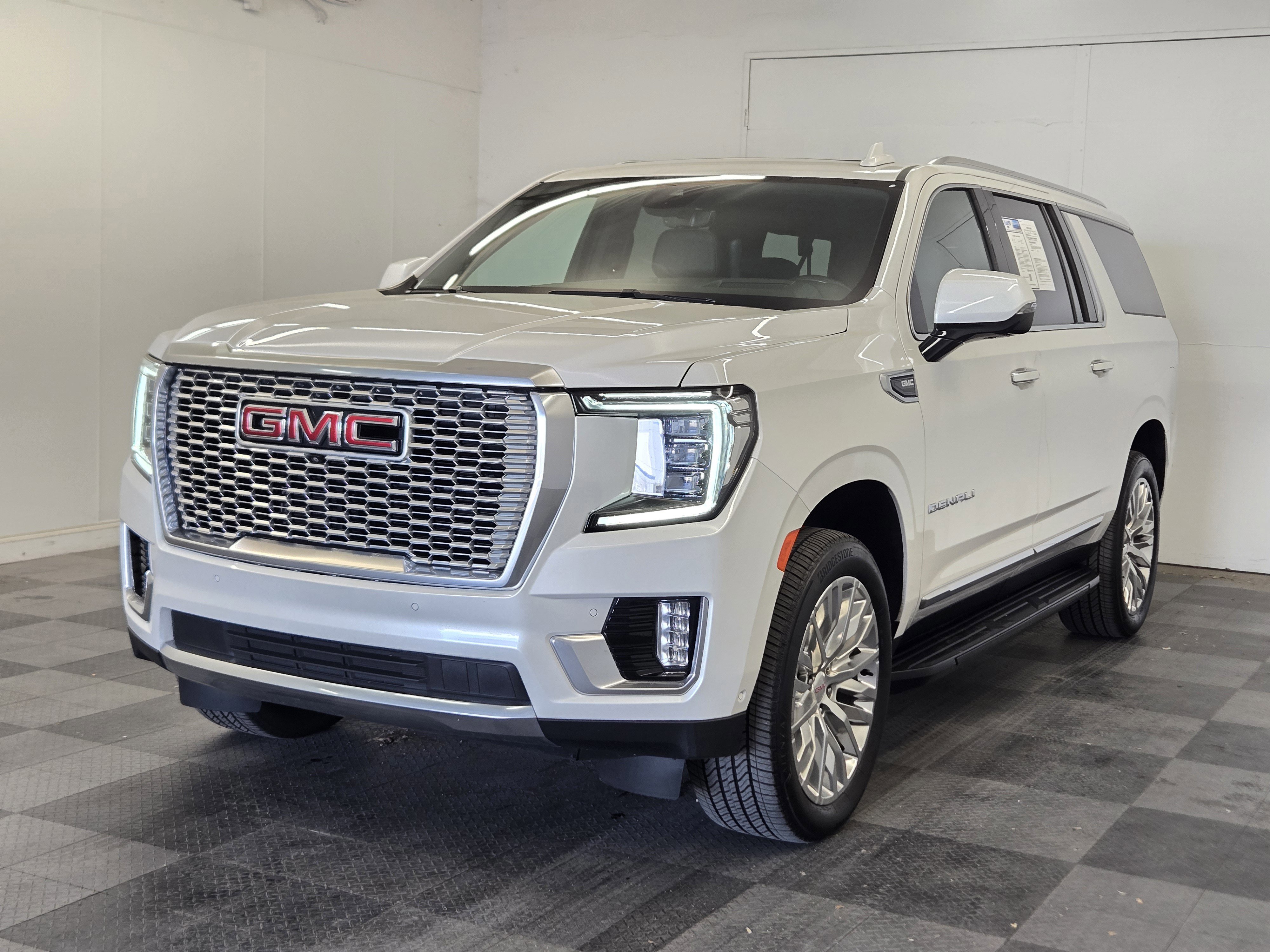 Used 2023 GMC Yukon XL Denali w/ Advanced Technology Package
