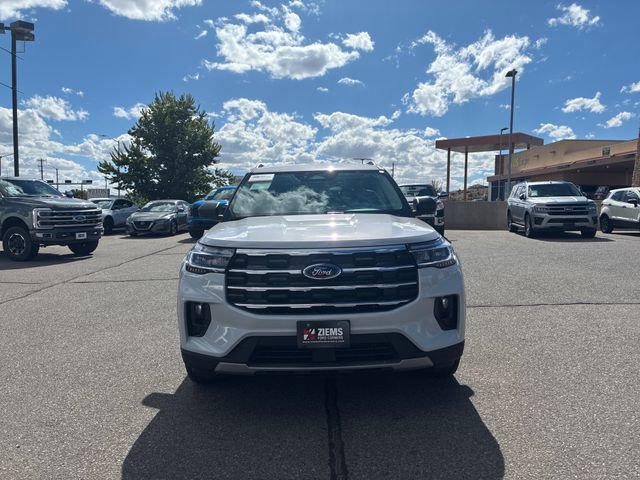 Certified 2025 Ford Explorer Active w/ Active Comfort Package AWD/4WD image 8