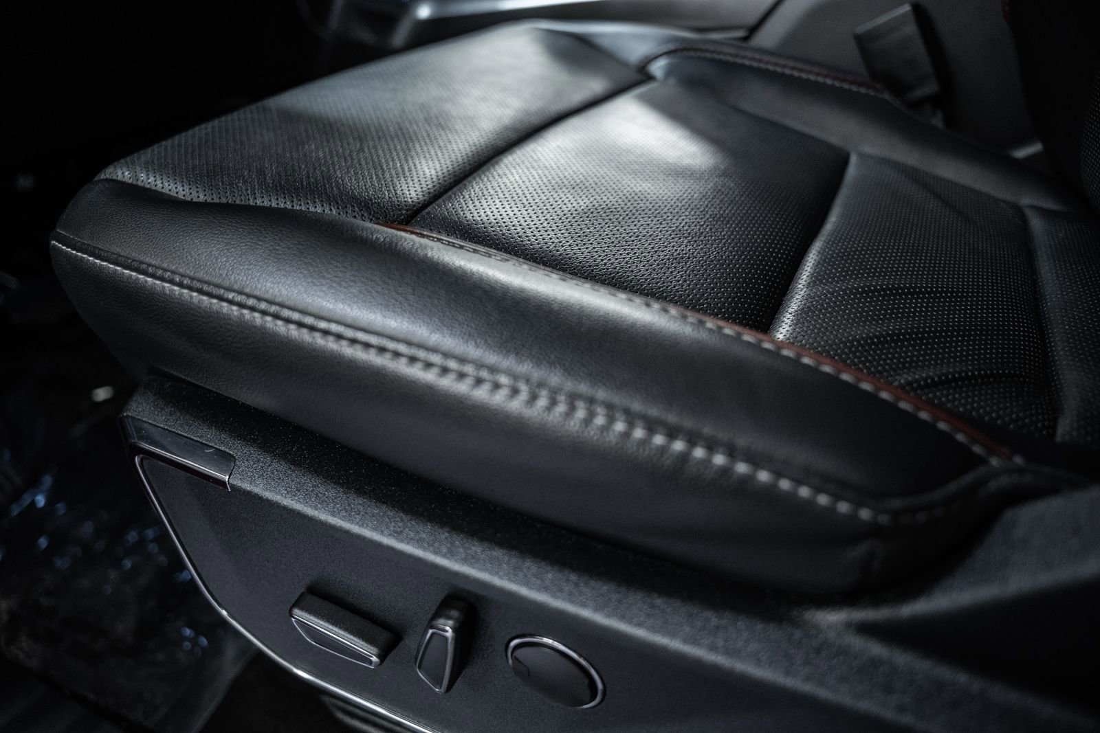 Certified 2021 Ford F150 Lariat w/ Equipment Group 502A High image 44