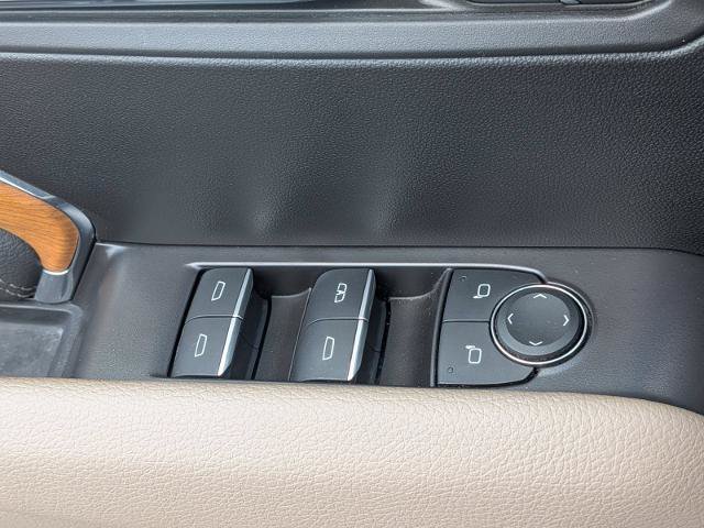 Used 2024 GMC Canyon Denali AWD/4WD image 15