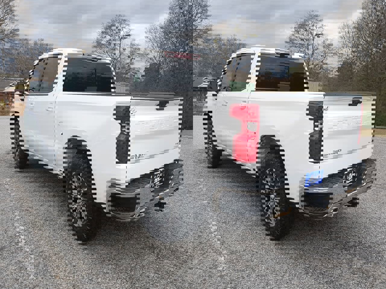 Used 2023 Chevrolet Silverado 1500 LT w/ All Star Edition Plus image 2