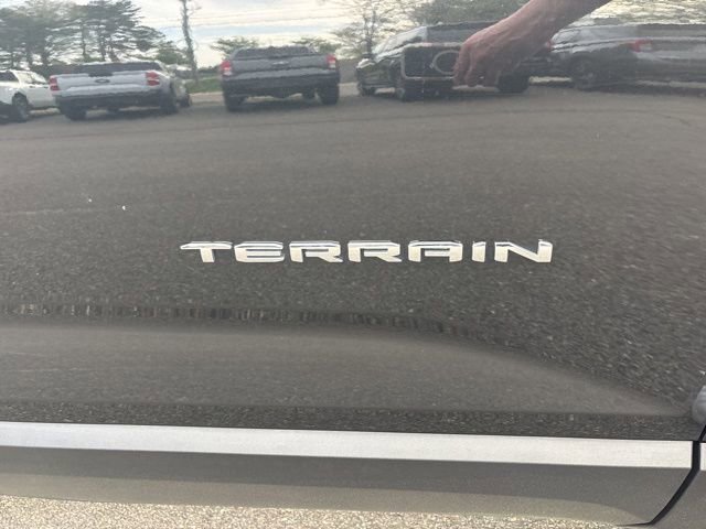Used 2025 GMC Terrain Elevation image 3