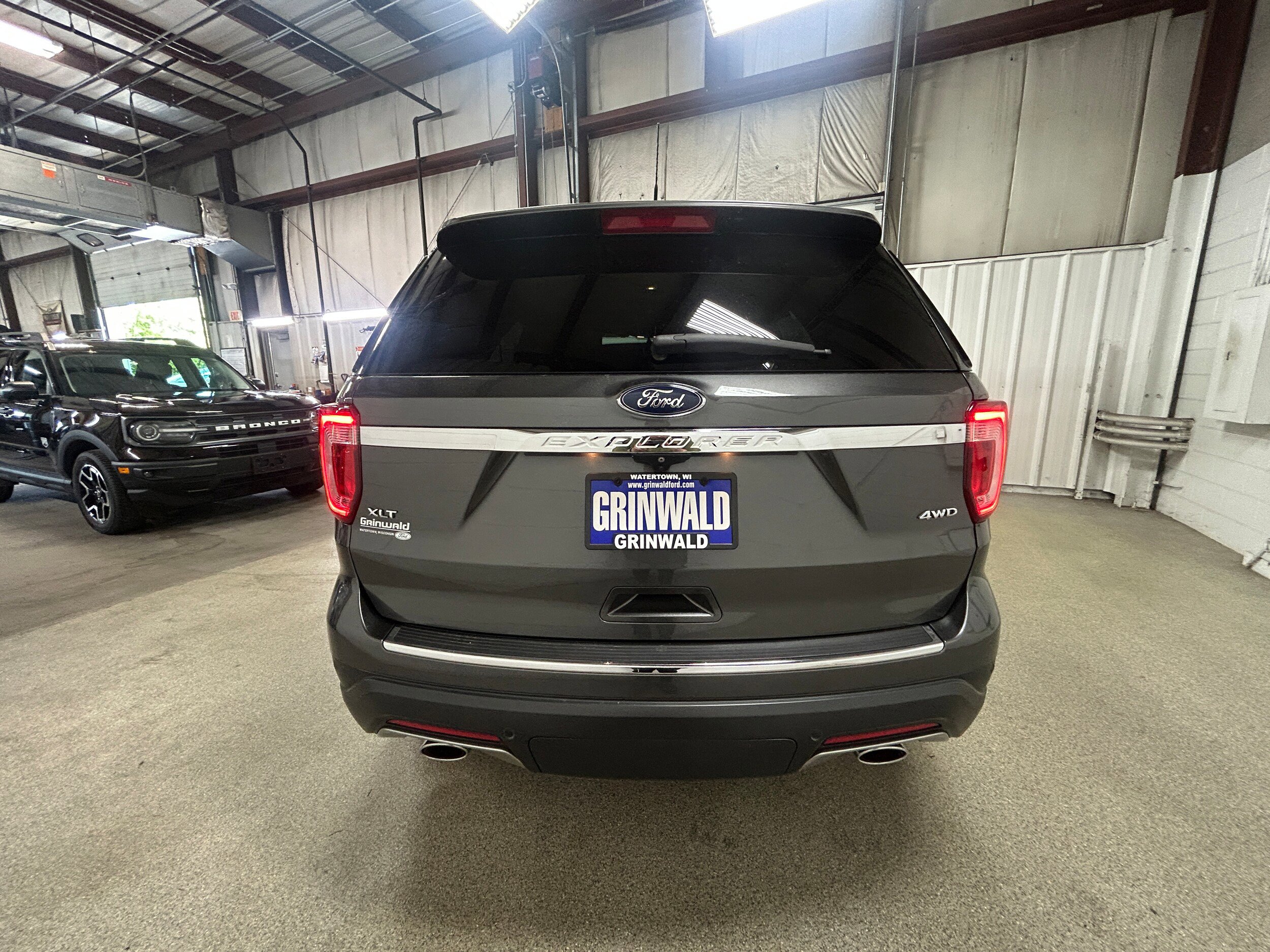 Certified 2018 Ford Explorer XLT w/ Equipment Group 202A AWD/4WD image 28