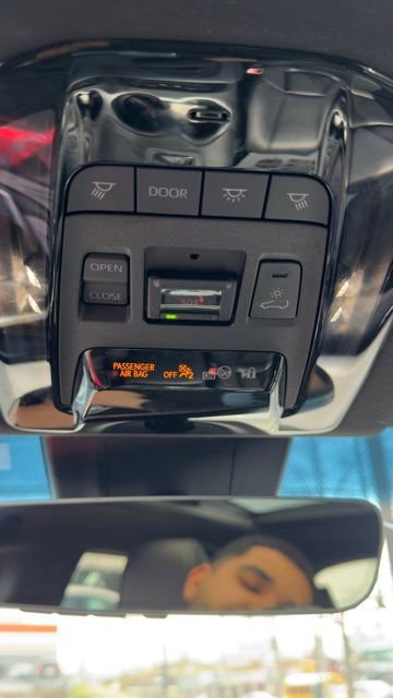 Used 2023 Toyota Venza Nightshade image 16