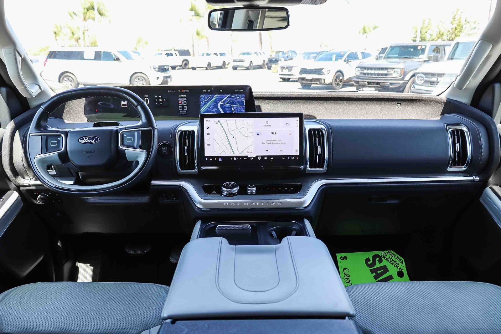 Certified 2025 Ford Expedition Max Platinum w/ Driver's Package AWD/4WD image 12