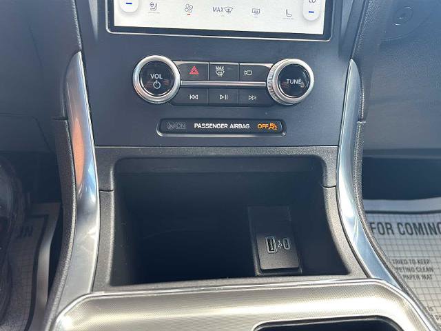 Certified 2024 Ford Edge Titanium AWD/4WD image 15