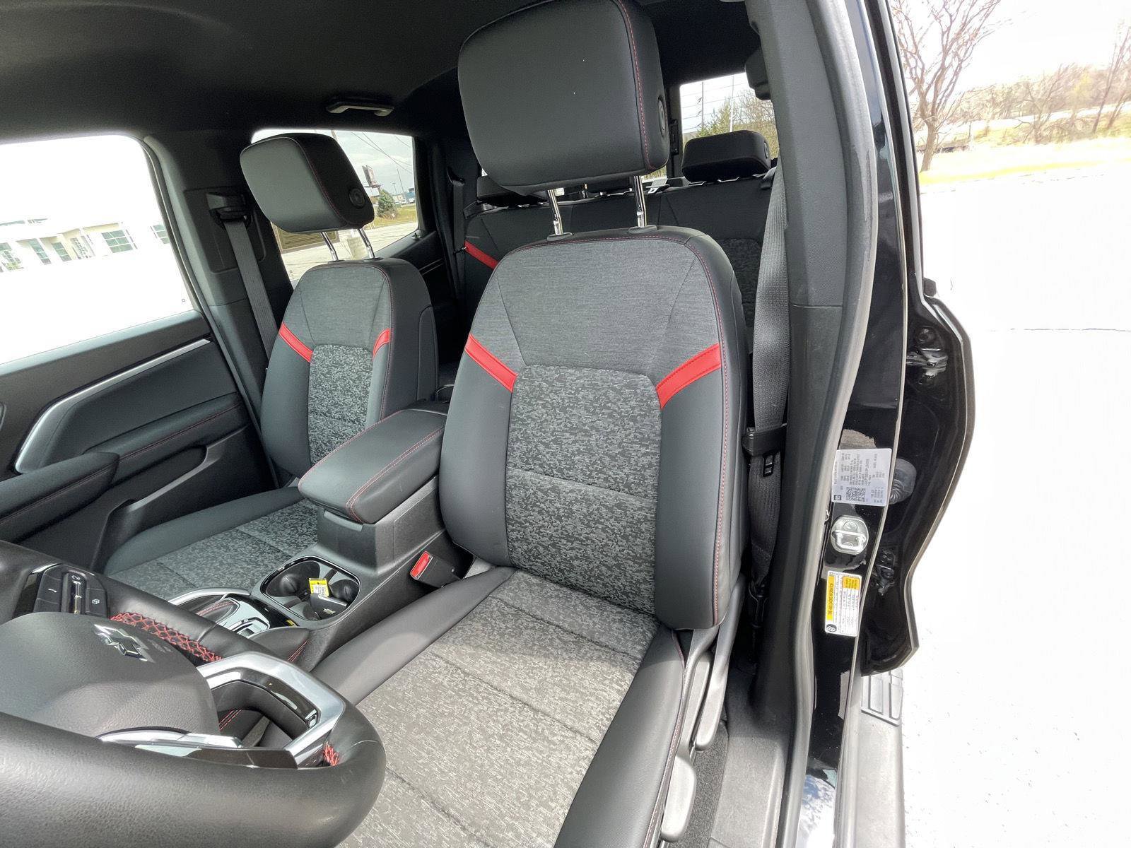Used 2023 Chevrolet Colorado Z71 w/ Advanced Trailering Package AWD/4WD image 18