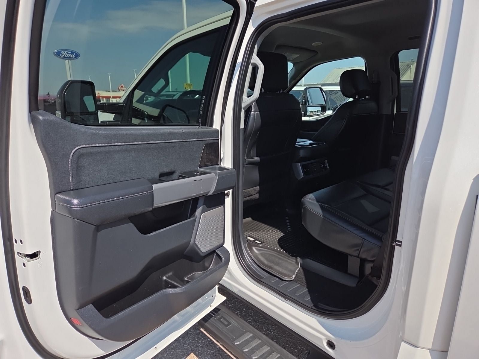 Certified 2024 Ford F250 Lariat w/ Lariat Ultimate Package AWD/4WD image 43