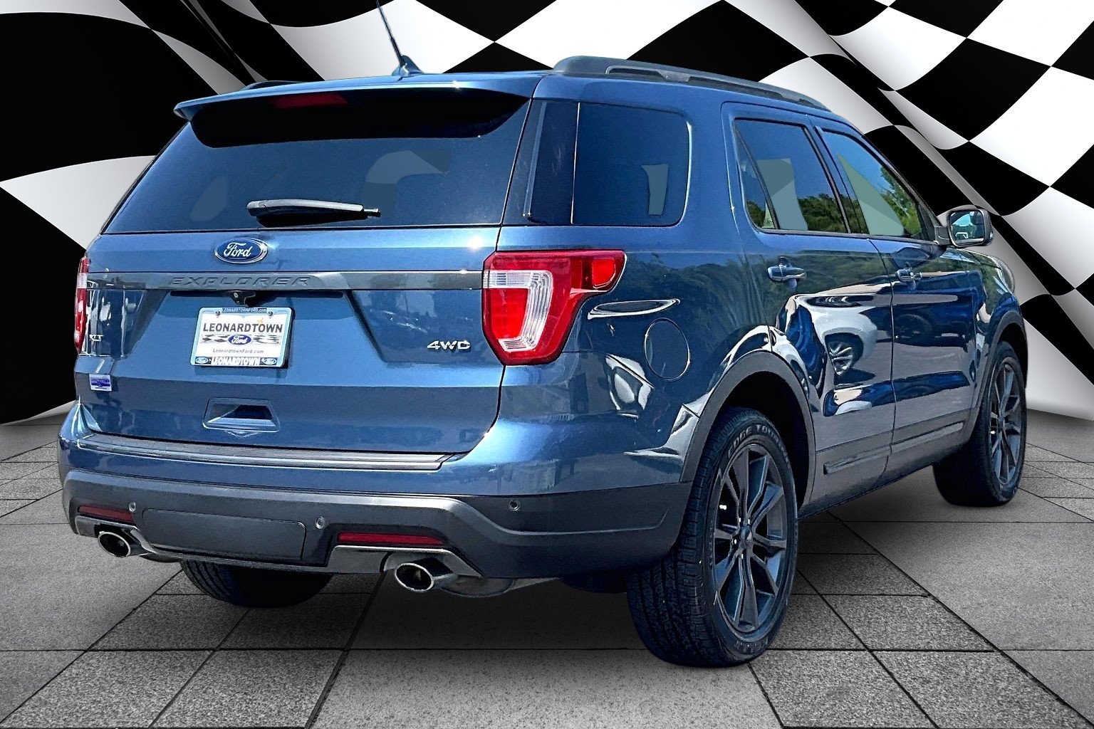 Certified 2018 Ford Explorer XLT w/ Equipment Group 202A AWD/4WD image 2
