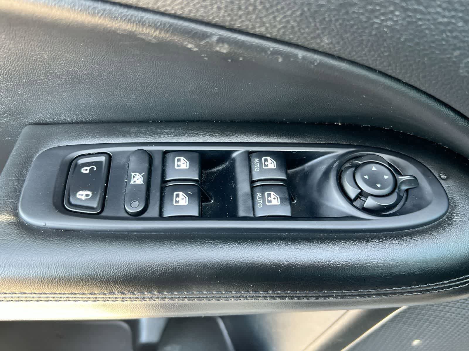Used 2019 Jeep Compass Latitude FWD image 17