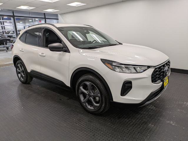 Certified 2025 Ford Escape ST-Line w/ Cold Weather Package image 3