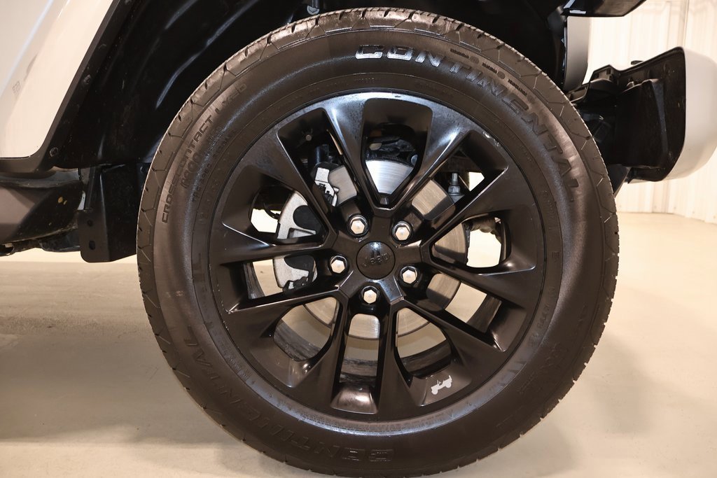 Used 2022 Jeep Wrangler Unlimited Sahara image 40