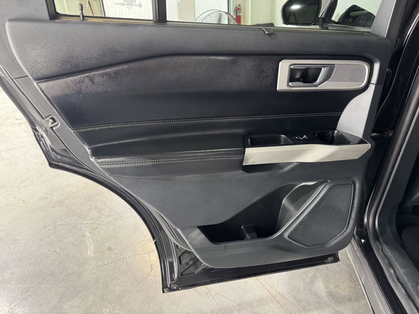 Certified 2022 Ford Explorer Limited w/ Equipment Group 301A AWD/4WD image 24