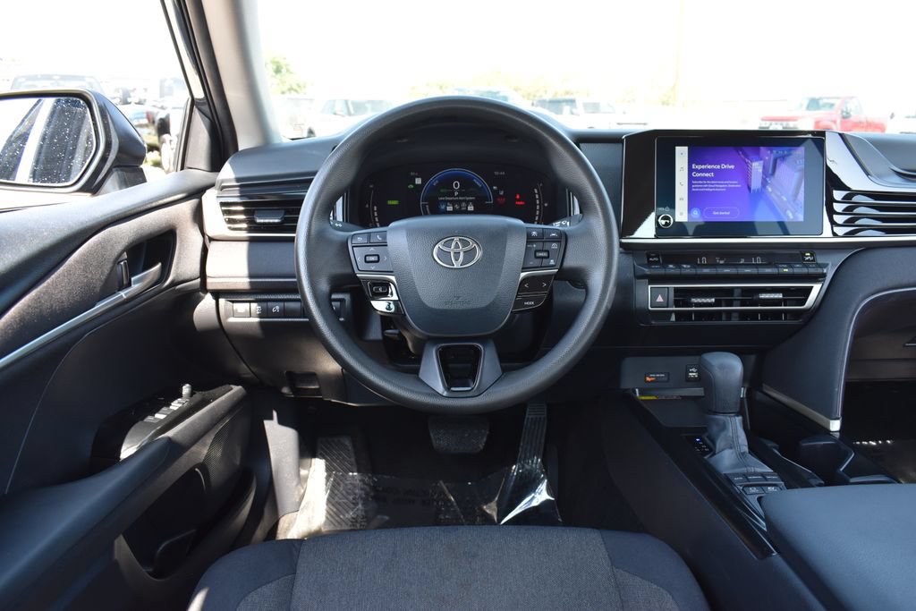 Used 2025 Toyota Camry LE FWD image 16
