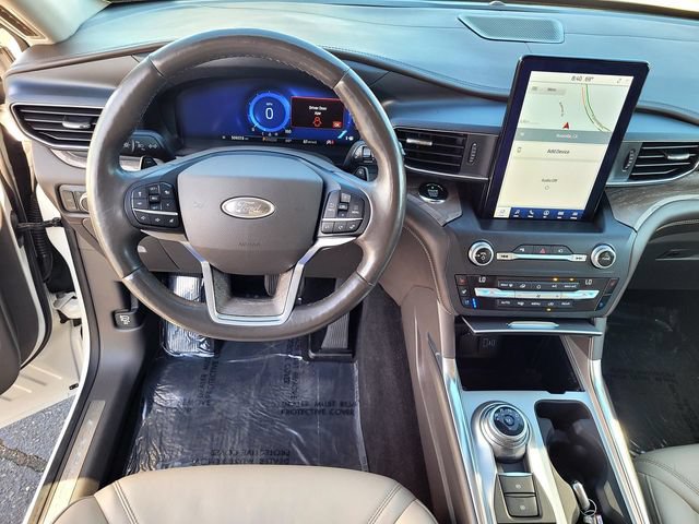 Certified 2020 Ford Explorer Platinum w/ Premium Technology Package AWD/4WD image 9