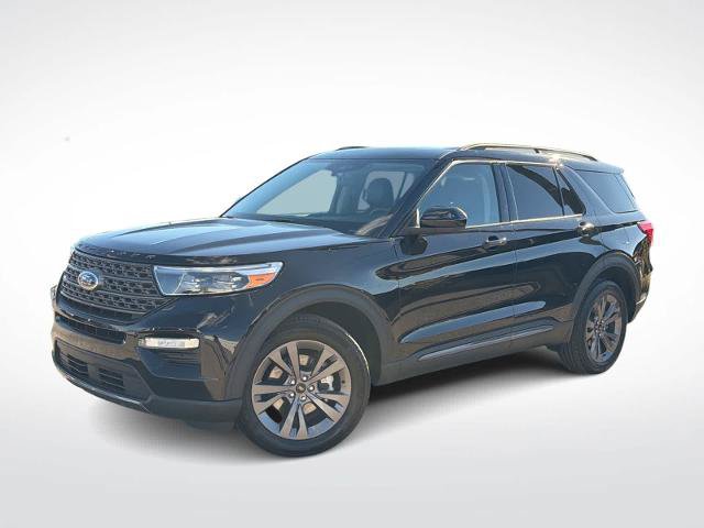 Certified 2024 Ford Explorer XLT w/ Equipment Group 202A AWD/4WD image 1