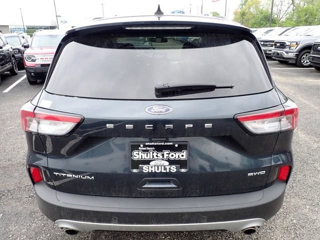 Certified 2022 Ford Escape Titanium AWD/4WD image 5