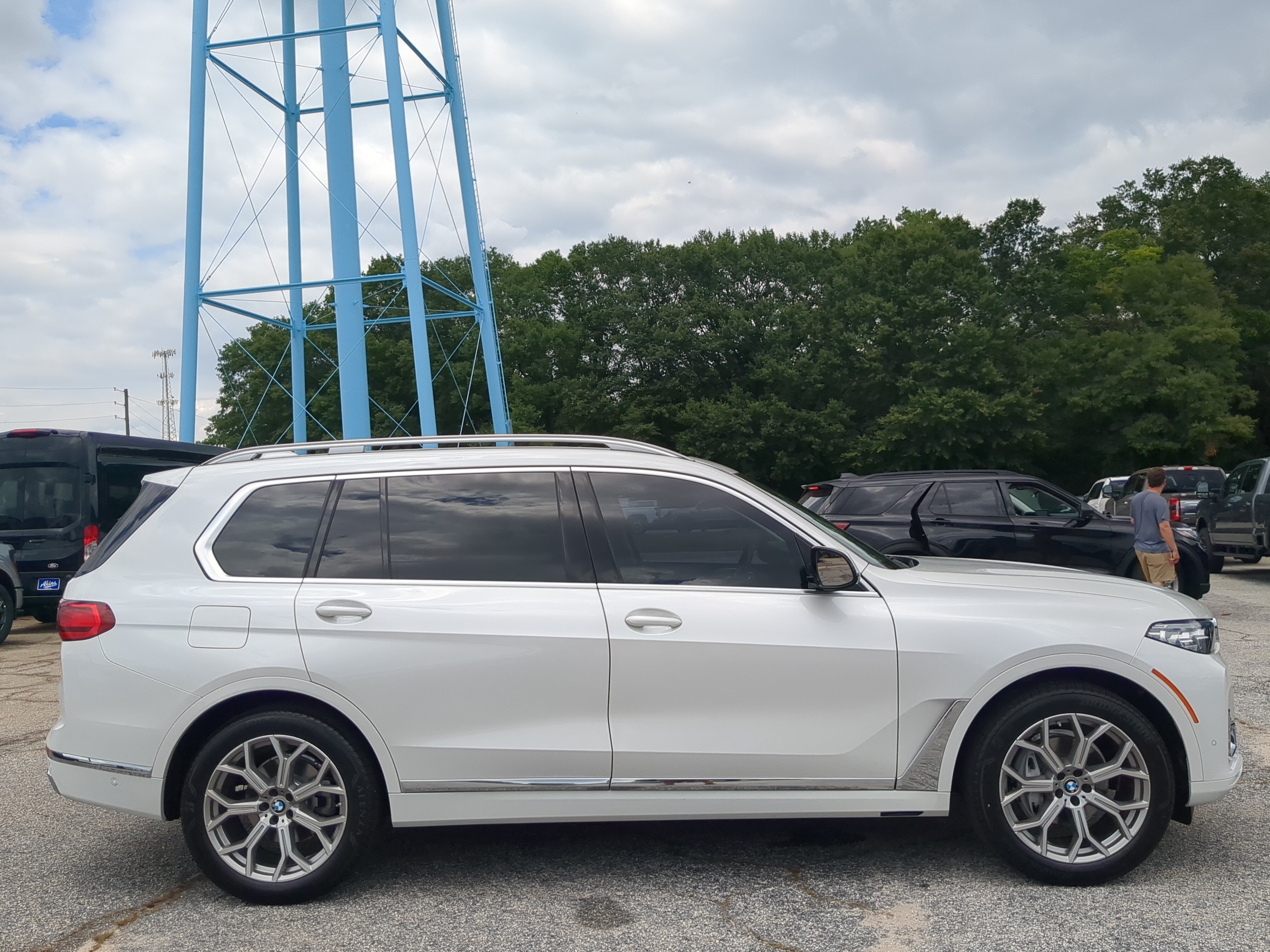 Used 2021 BMW X7 xDrive40i w/ Premium Package AWD/4WD image 2