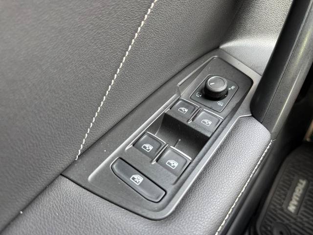 Used 2022 Volkswagen Tiguan SEL R-Line AWD/4WD image 27