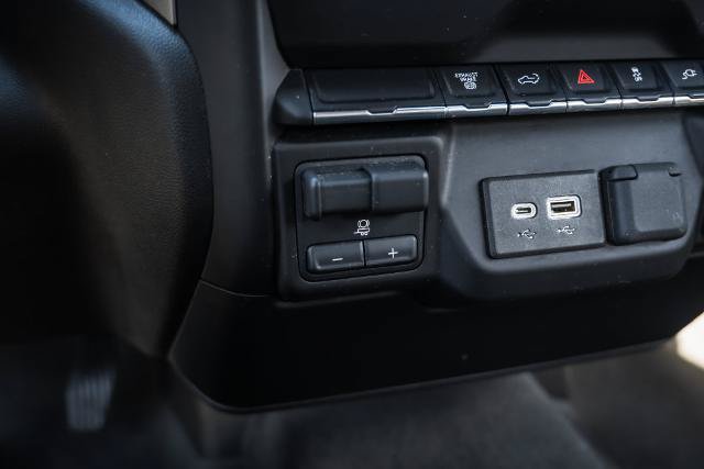 Used 2022 Chevrolet Silverado 2500 Custom w/ Custom Value Package AWD/4WD image 29