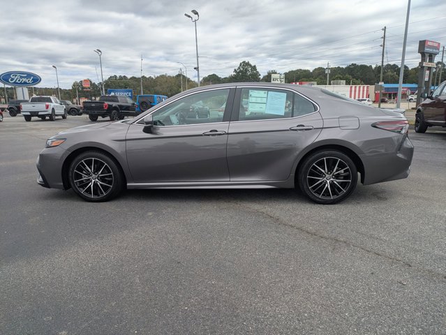 Used 2024 Toyota Camry SE image 2