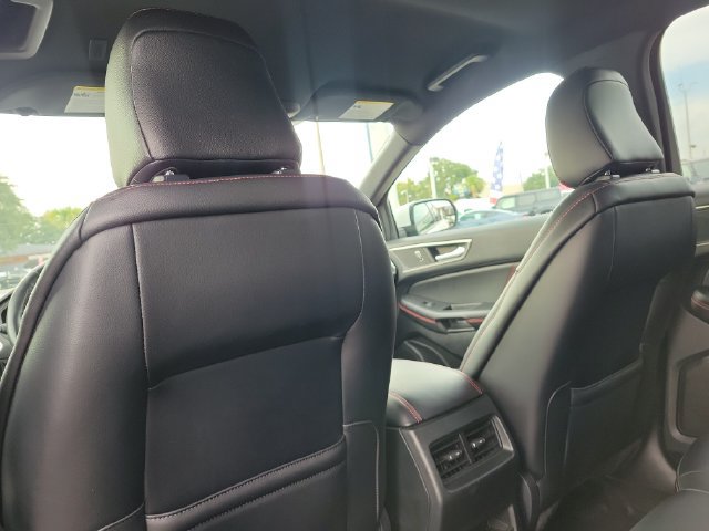 Certified 2024 Ford Edge ST-Line AWD/4WD image 11