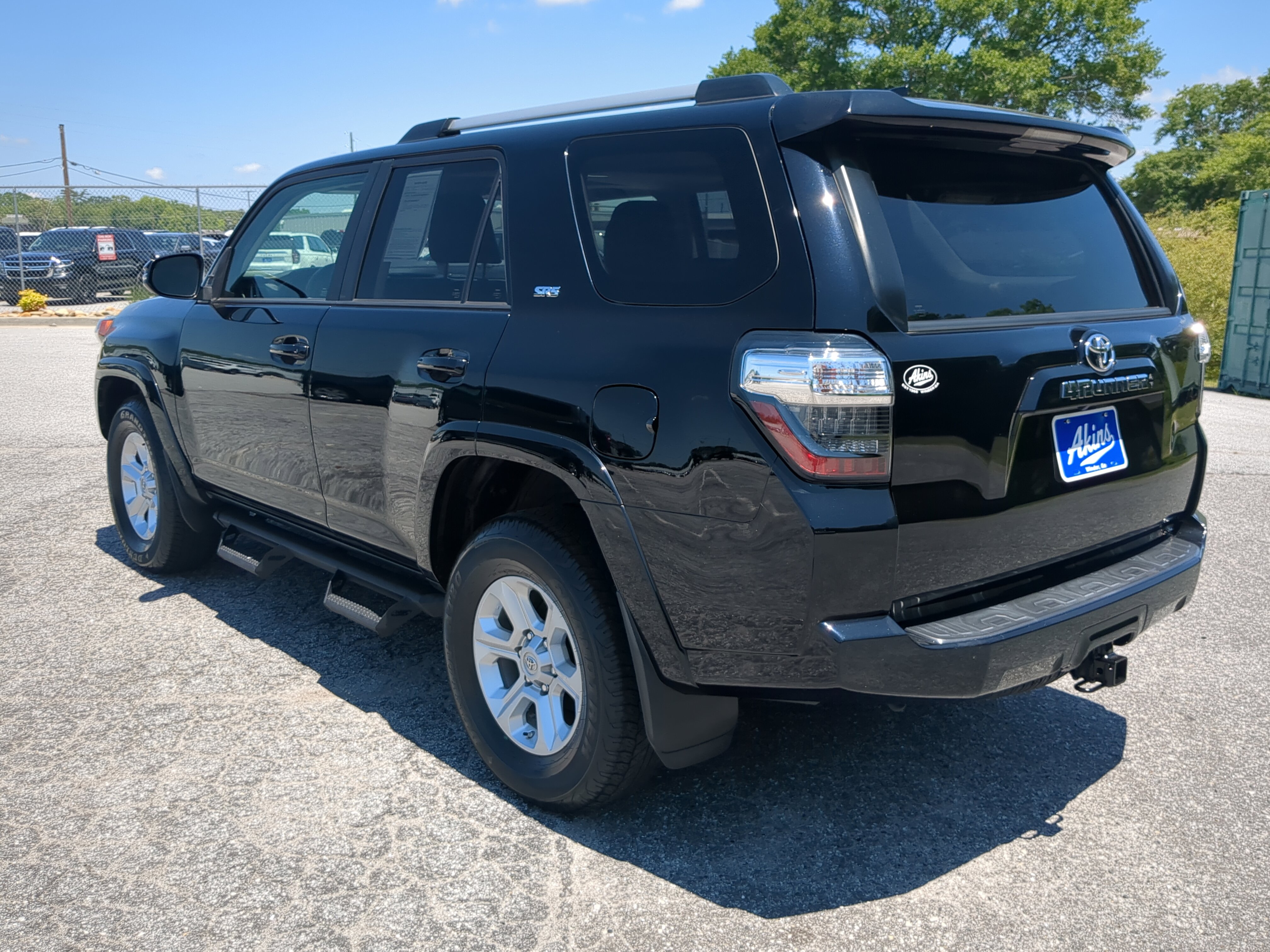 Used 2020 Toyota 4Runner SR5 Premium w/ Moonroof Package RWD image 5