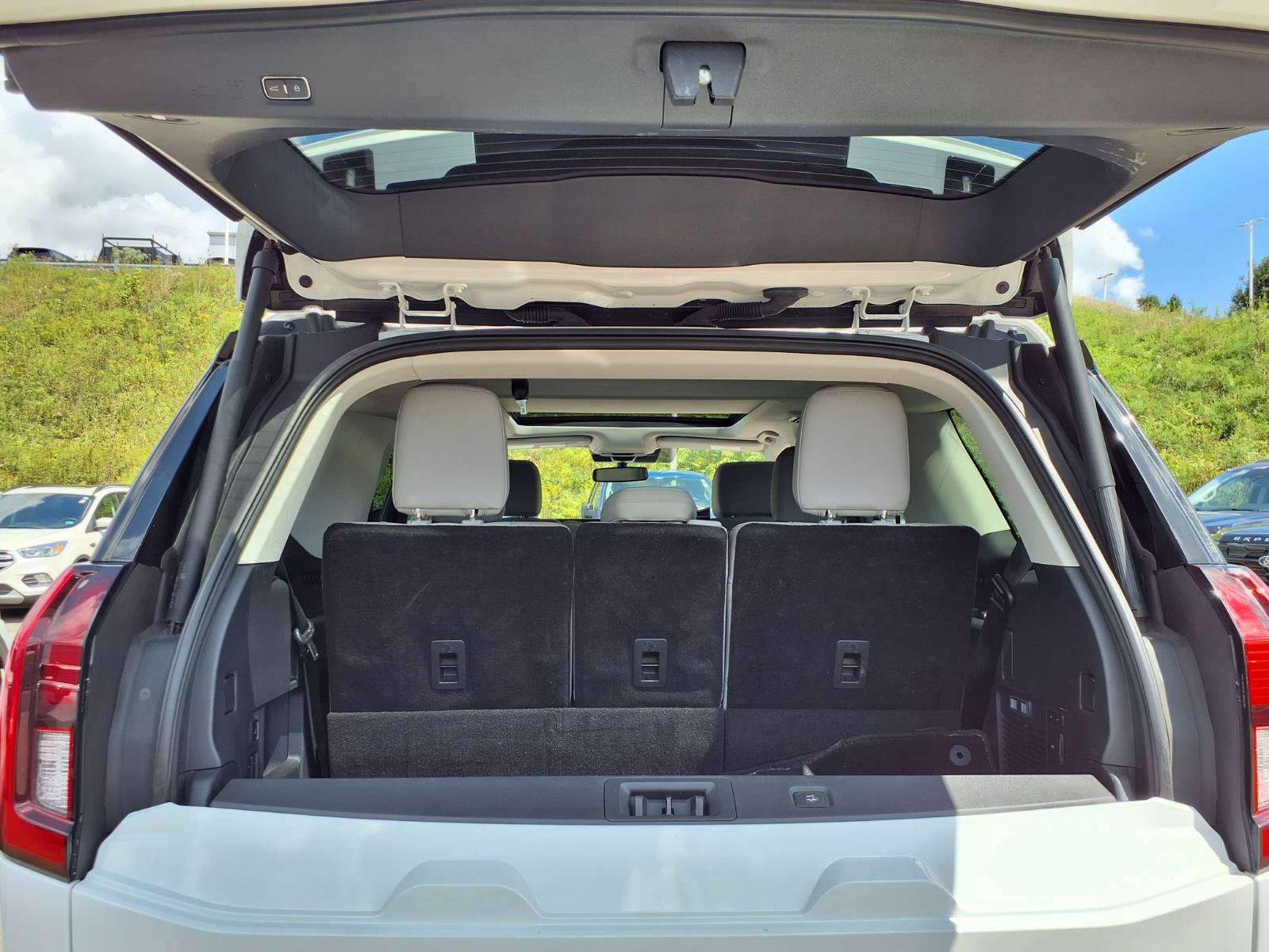 Certified 2025 Ford Expedition Active AWD/4WD image 11
