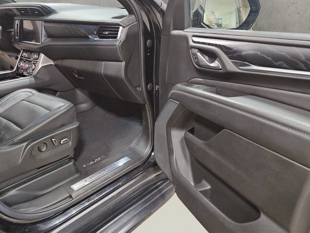 Used 2022 GMC Yukon XL Denali AWD/4WD image 19