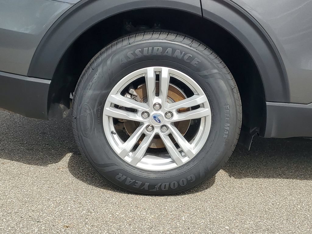Certified 2023 Ford Explorer XLT w/ Equipment Group 202A AWD/4WD image 6