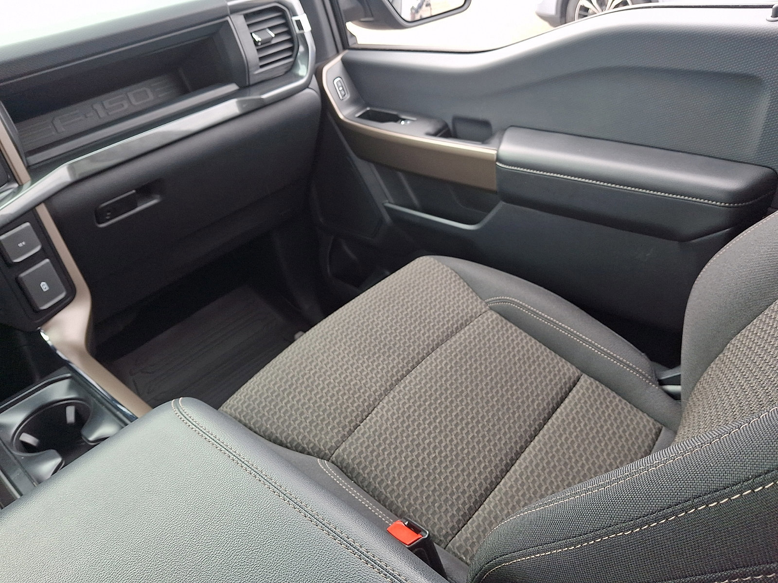 Certified 2024 Ford F150 STX w/ Equipment Group 201A FX4 image 15