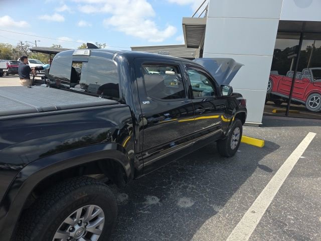 Used 2018 Toyota Tacoma SR5 image 10