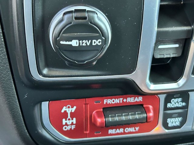 Used 2026 Jeep Wrangler Unlimited Rubicon AWD/4WD image 30
