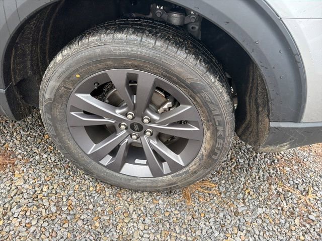 Certified 2024 Ford Explorer XLT w/ Equipment Group 202A image 7