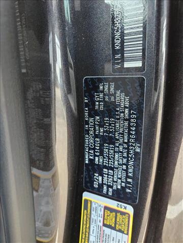 Used 2024 Kia Carnival EX FWD image 22