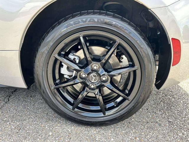 Used 2023 MAZDA MX-5 Miata Sport RWD image 9