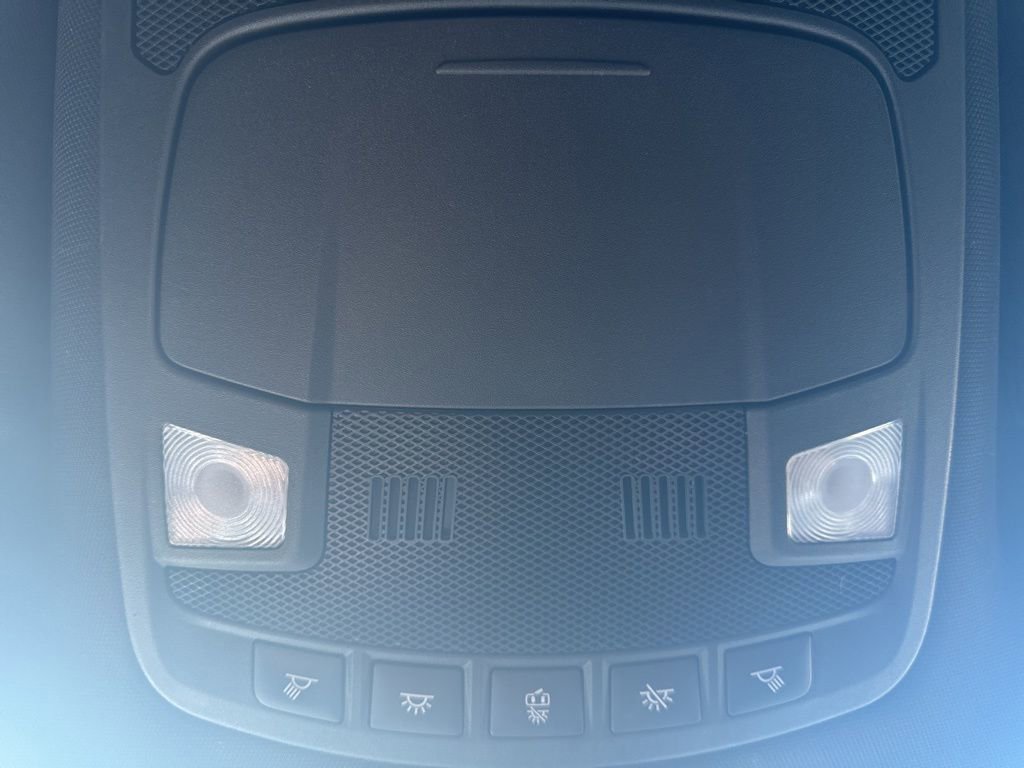 Certified 2022 Ford F350 Lariat w/ Black Appearance Package image 38