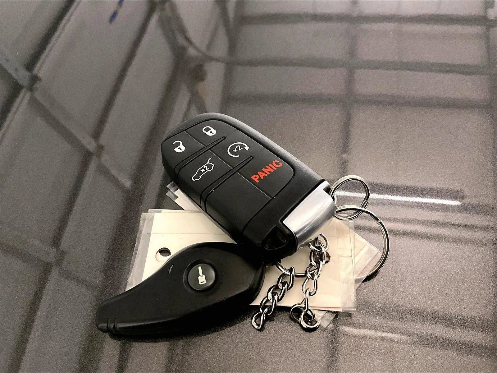 Used 2019 Jeep Grand Cherokee Overland AWD/4WD image 9