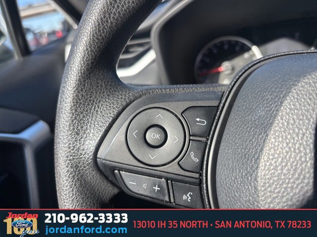 Used 2022 Toyota RAV4 LE image 18