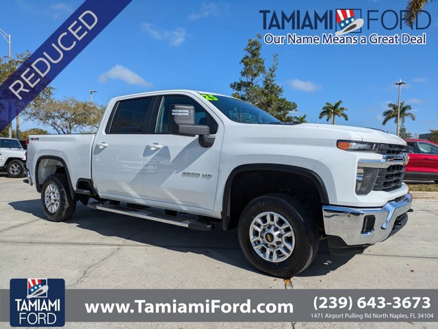 Used 2025 Chevrolet Silverado 2500 LT w/ Convenience Package AWD/4WD image 1