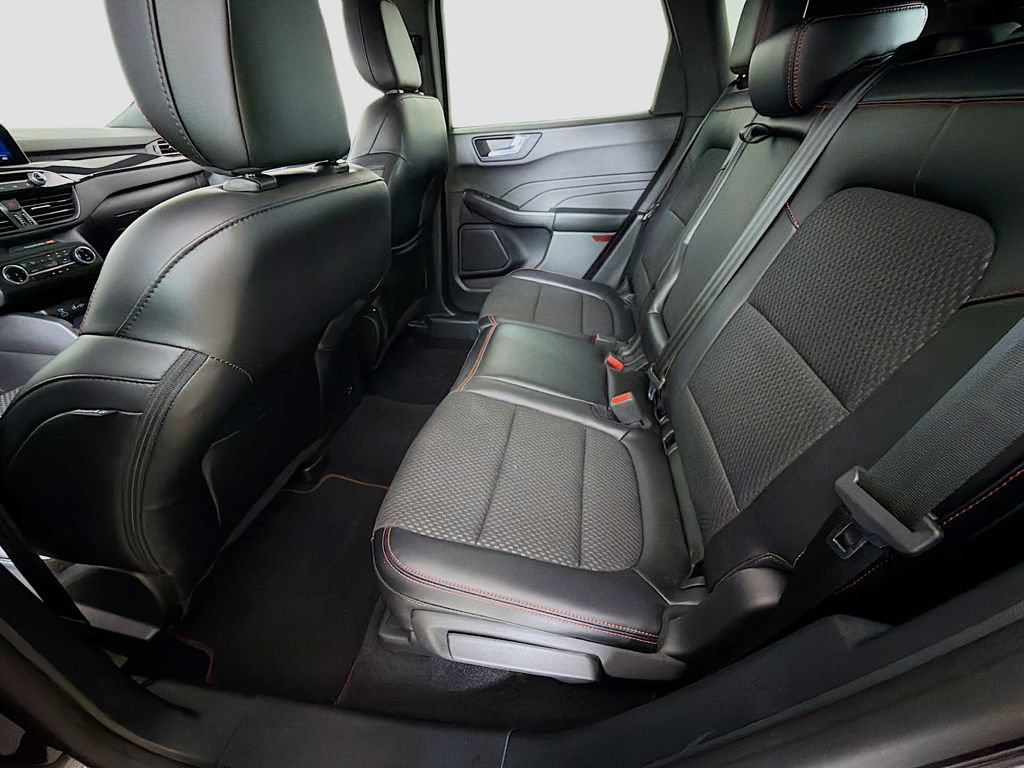 Certified 2023 Ford Escape ST-Line AWD/4WD image 23