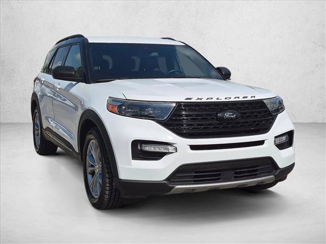Certified 2020 Ford Explorer XLT w/ Equipment Group 202A RWD image 3